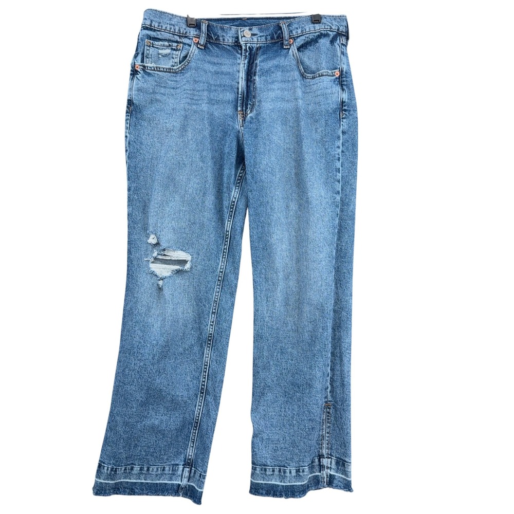 Women’s Light Blue Distressed Straight-Leg Jeans